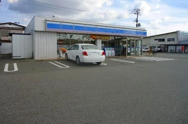 ローソン秋田仁井田本町店まで350m