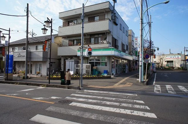 ファミリーマート 指扇駅前店まで600m