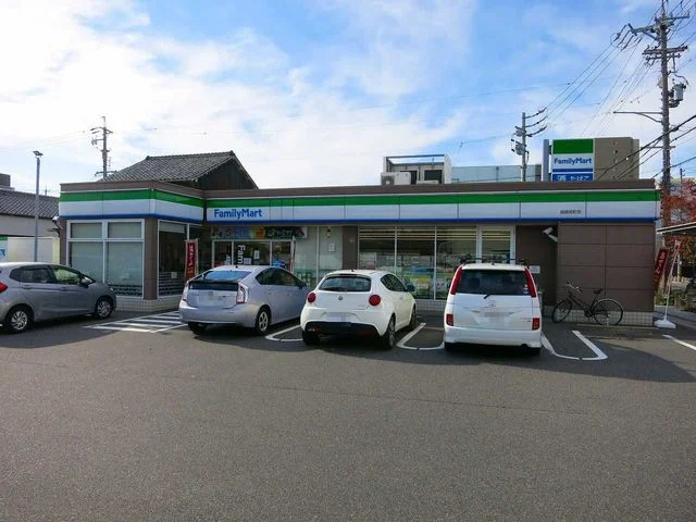 ファミリーマート 岡崎両町店まで1100m
