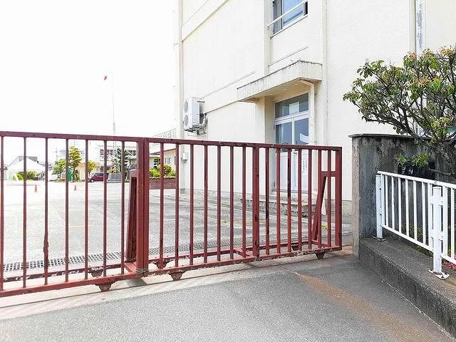 一宮市立　黒田小学校まで700m