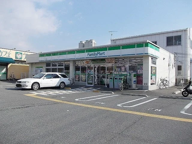ファミリーマート高津橋店まで450m