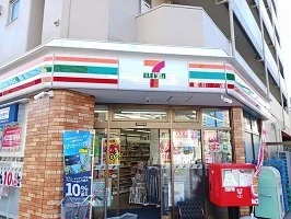 セブンイレブンまで137m