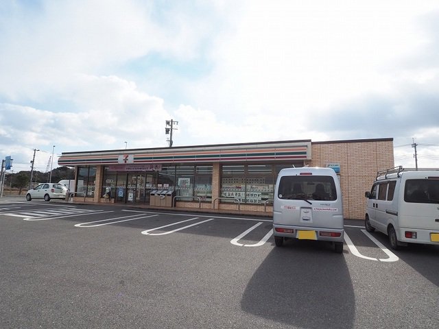 セブンイレブンまで1300m