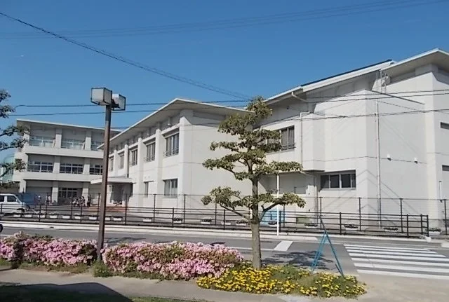 今治市市立大西中学校まで2300m