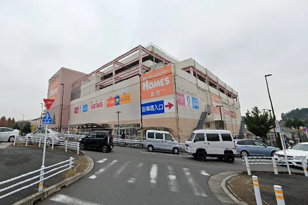 島忠ホームズまで735m