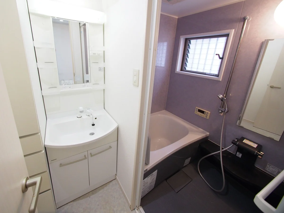 新宿・新大久保エリアの一棟貸切戸建マンスリー。33.51㎡のゆとりある1DKに新品家具・家電、Wi-Fiを完備。ホテルにはない快適さで、ビジネスにも観光にも最適な長期滞在をご提供します。