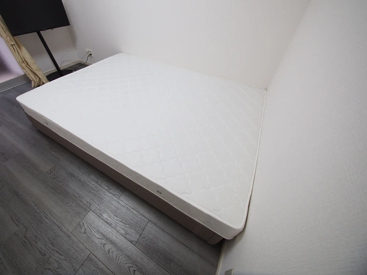 新宿・新大久保エリアの一棟貸切戸建マンスリー。33.51㎡のゆとりある1DKに新品家具・家電、Wi-Fiを完備。ホテルにはない快適さで、ビジネスにも観光にも最適な長期滞在をご提供します。