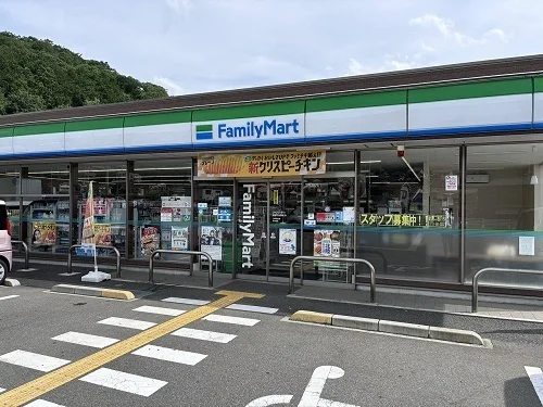 ファミリーマート南丹園部内林町まで270m
