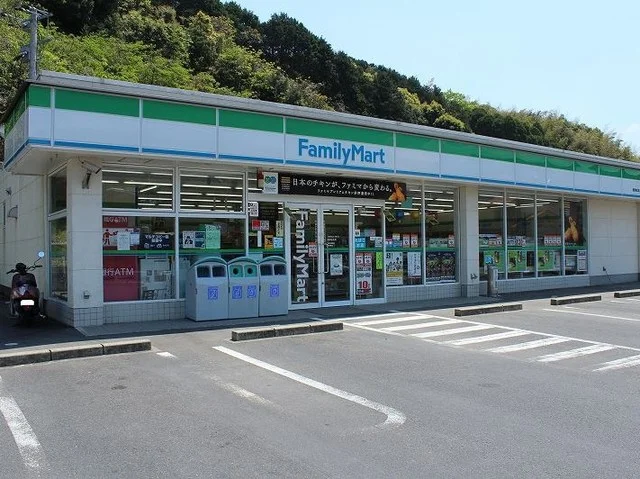 ファミリーマート 唐津佐志店まで450m