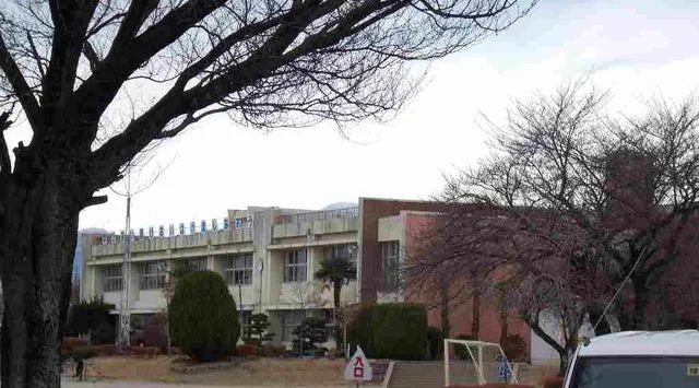 那須塩原市立豊浦小学校まで1500m