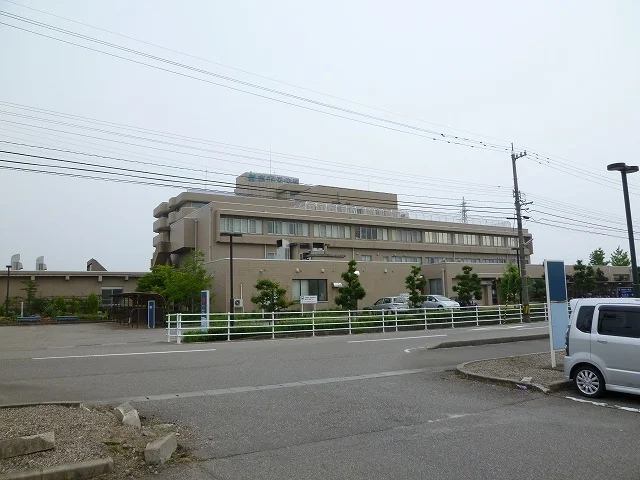 射水市民病院まで1200m