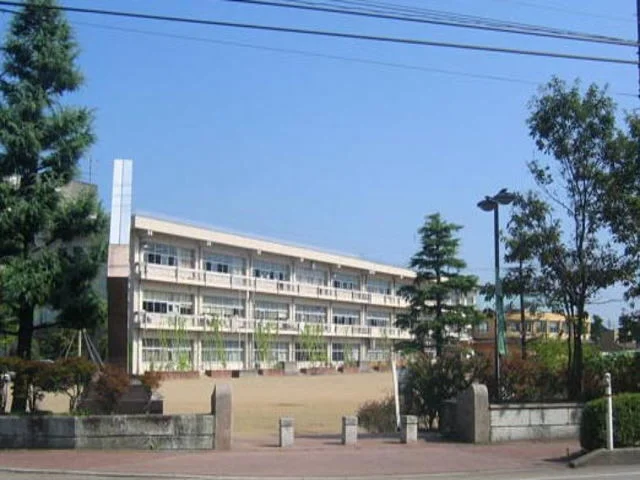 大島小学校まで750m
