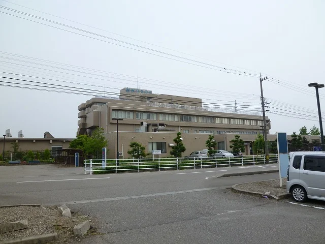 射水市民病院まで1500m