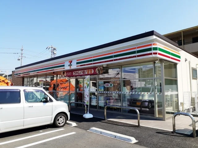 セブンイレブン中小田井5丁目店まで500m