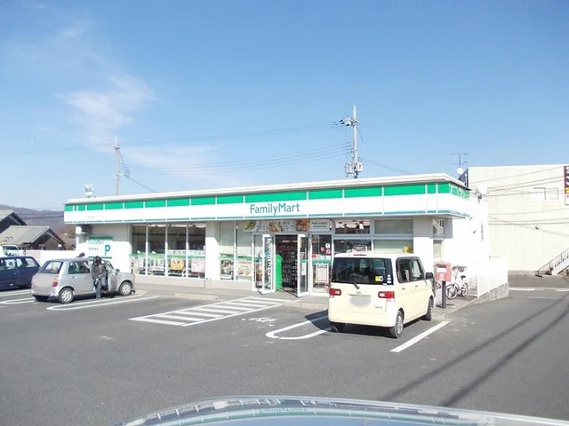 ファミリーマート甲西三雲店まで866m