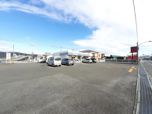 ローソン 土佐山田町栄町店まで230m
