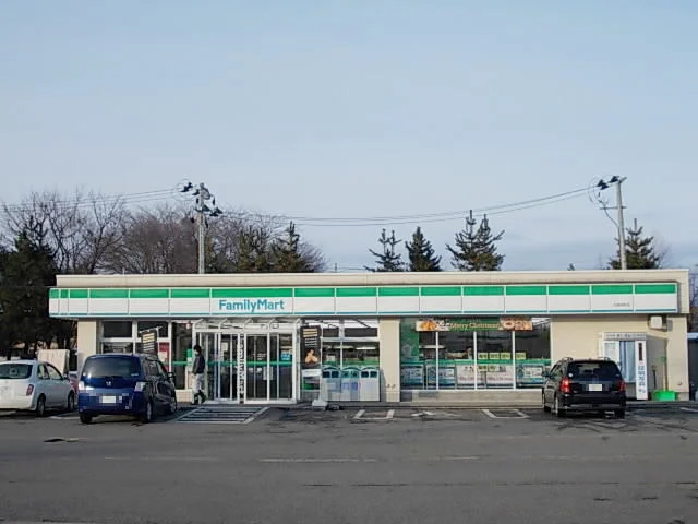 ファミリーマート　大曲田町店まで400m