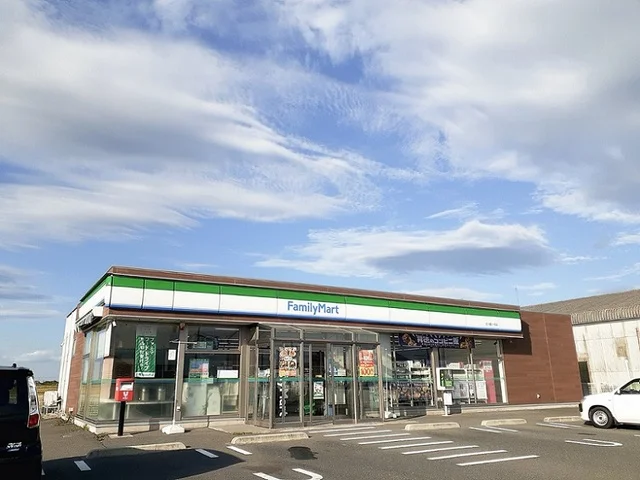 ファミリーマート古川鶴ヶ埣店まで550m