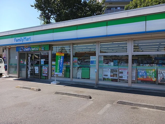 ファミリーマート三鷹台団地南店まで765m