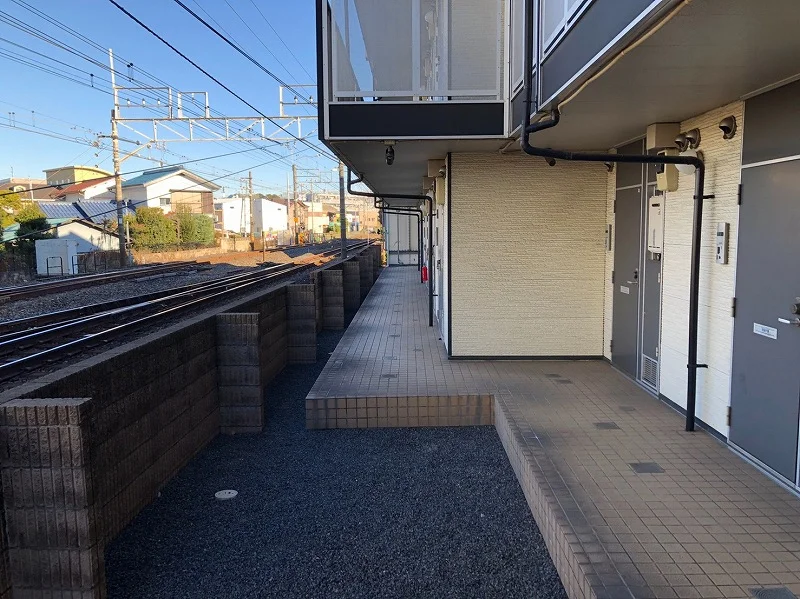 玄関前通路