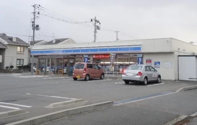 ローソン秋田泉中央3丁目店まで500m