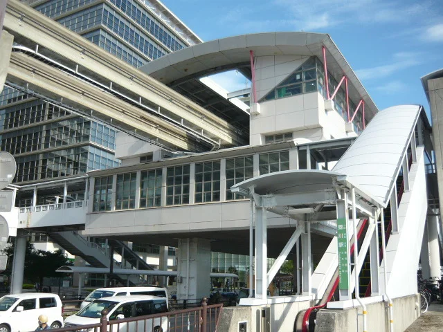 沖縄都市モノレール壺川駅まで520m
