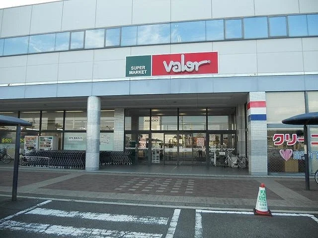 バロー 掛川店まで600m