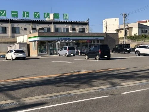 ファミマ 坂井三国東尋坊店まで1400m