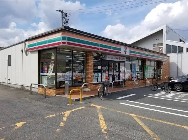 セブンイレブン仁保店まで220m