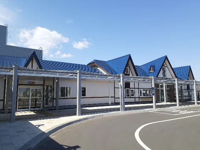 白老駅まで500m