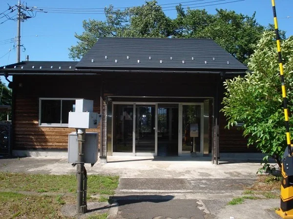粟野駅まで800m