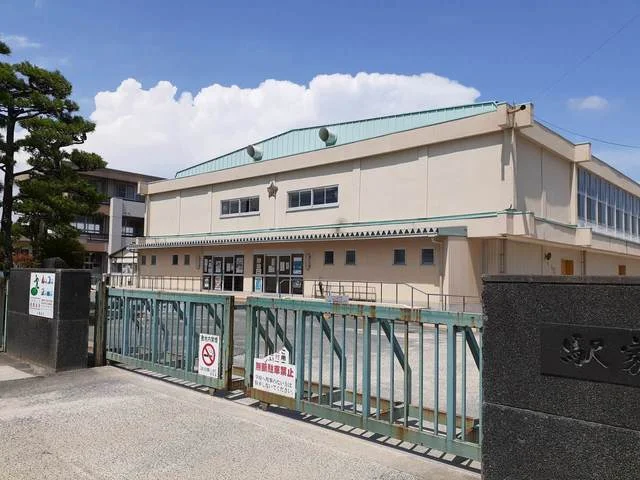 駅家小学校まで600m