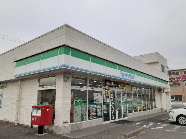 ファミリーマートまで500m