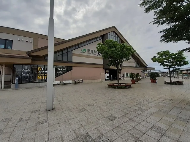 新津駅　東口まで2200m
