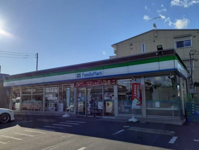ファミリーマートまで800m