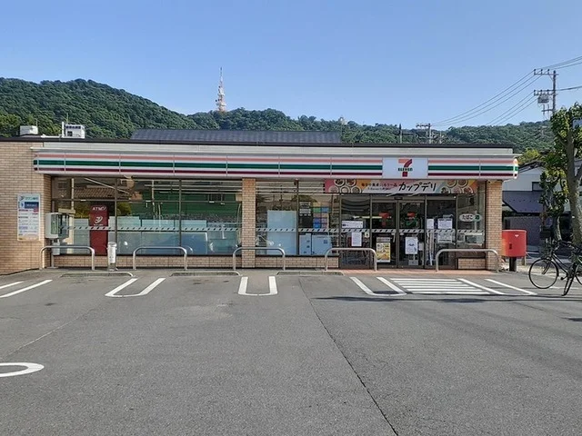 セブンイレブンまで850m