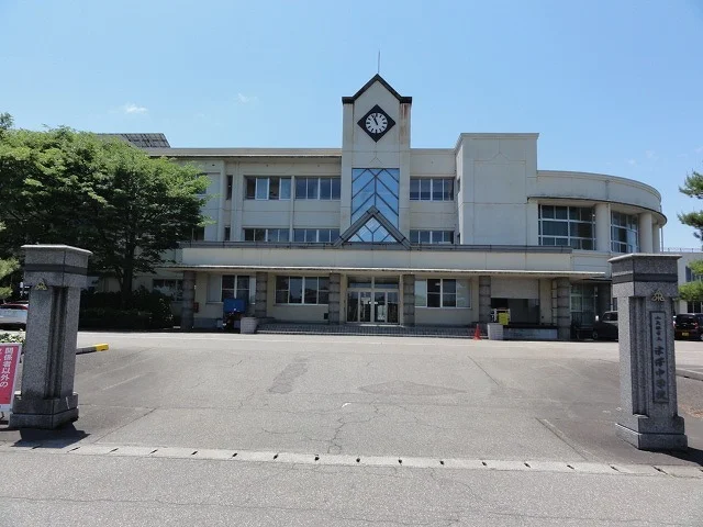 津沢中学校まで700m