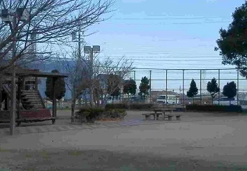 児童公園まで460m