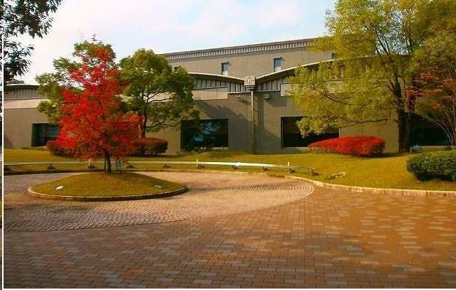 県立図書館様まで1900m