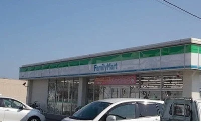 ファミリーマート様まで1200m