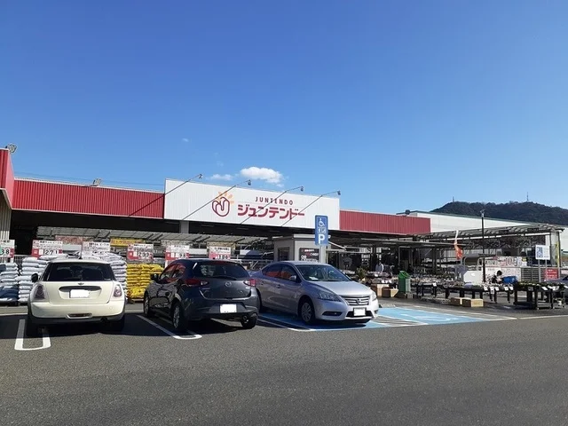 ジュンテンドーまで1400m