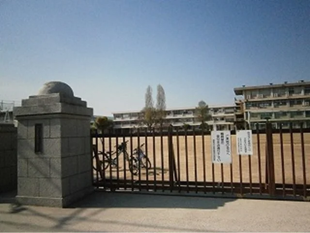 第四福小学校まで1600m