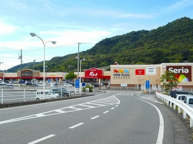 コムプラザ笠岡まで1100m