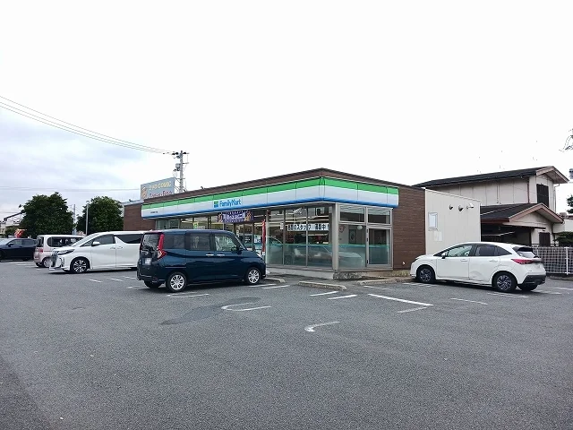 ファミリーマート長嶺南三丁目店まで350m