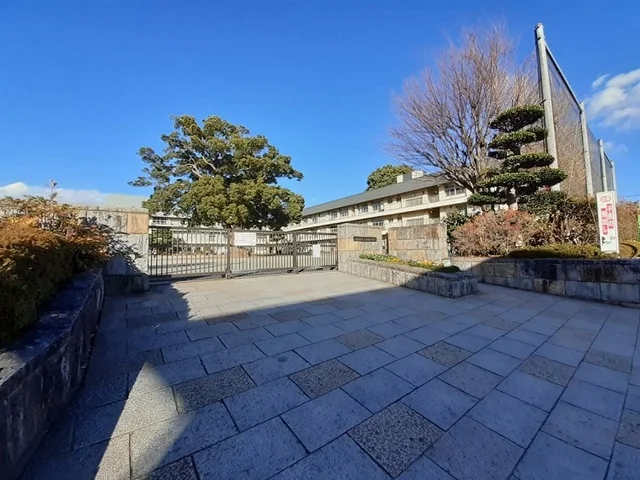 相模原市立新磯小学校まで950m