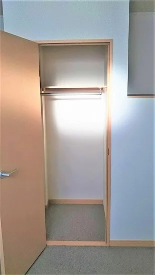 荷物もたっぷり入るクローゼットです♪