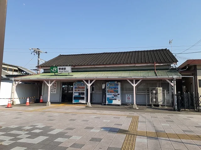 野崎駅まで400m