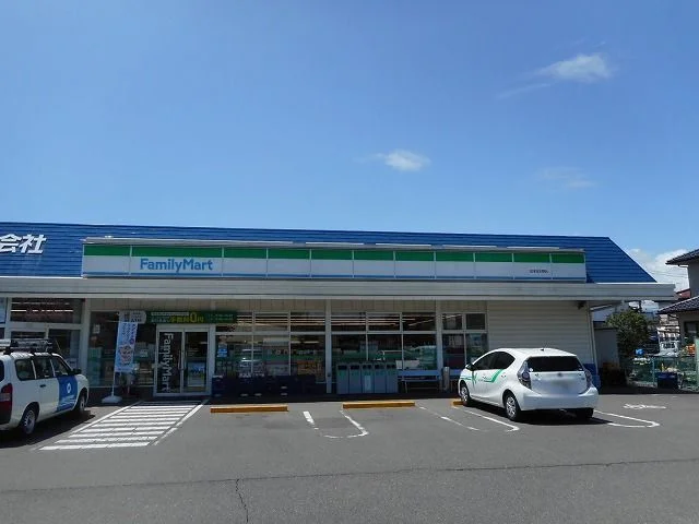 ファミリーマート　松本征矢野店まで750m