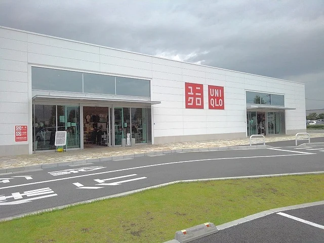 ユニクロ甲斐アルプス通り店まで1500m