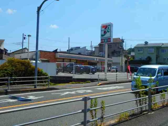 セブンイレブンまで450m